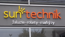 3D Logo Suntechnik nápis Exterier čelní pohled